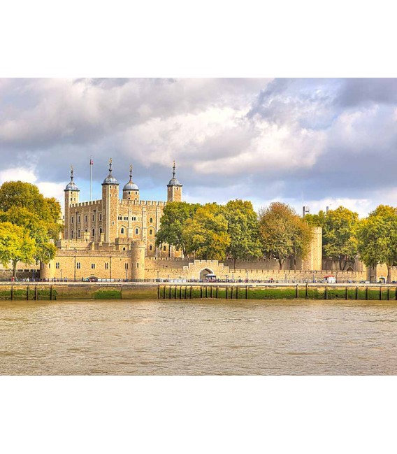 Tower of London and Queen's Jewels