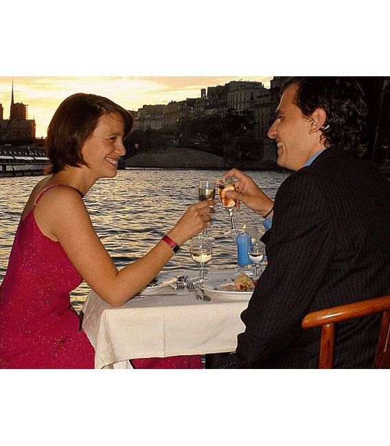 Marina de Paris crociera con cena a bordo Romantic (ore 21.00)